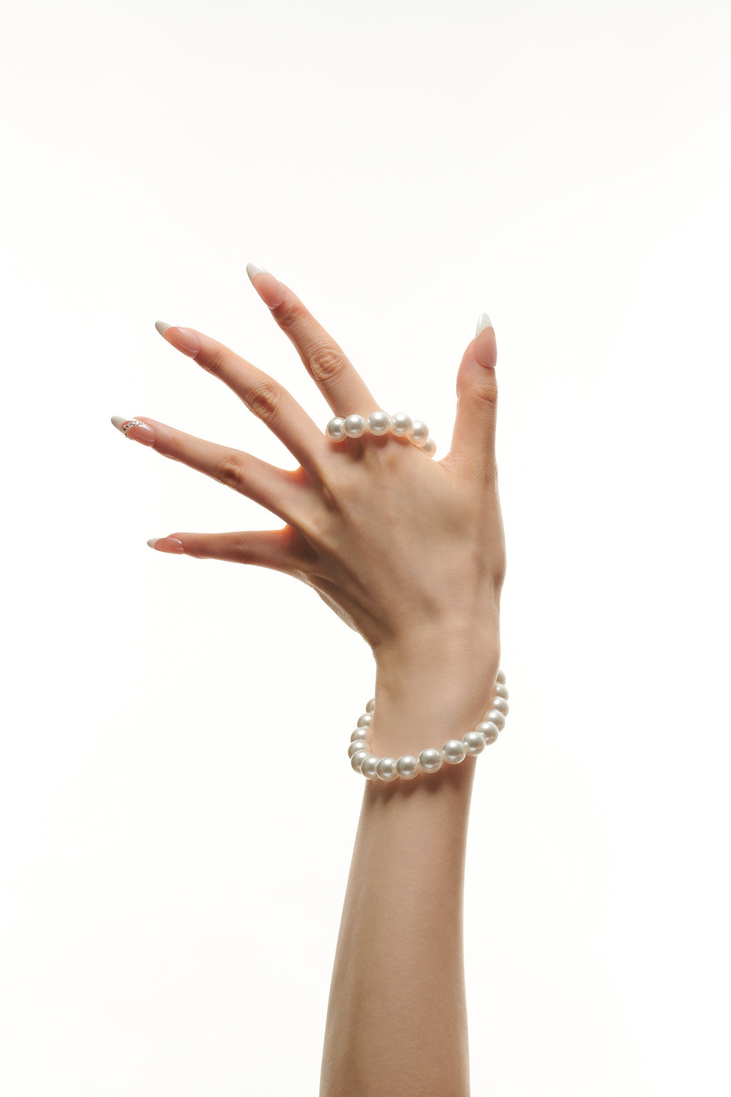 Soft Focus / No.09 – French Oval with Crystal Detail