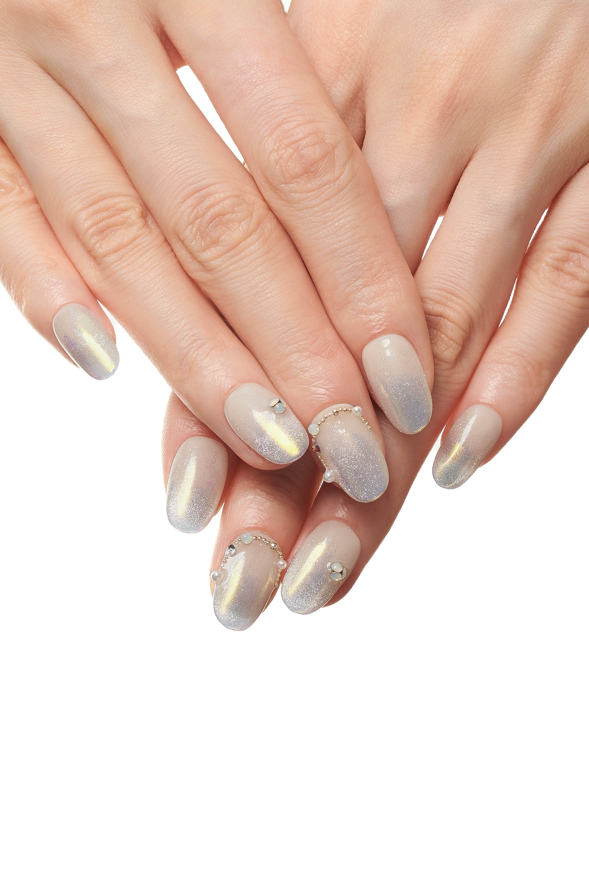 Low Beam / No.12 – Silver & Pearl Glitter Nails in a Natural Square Shape