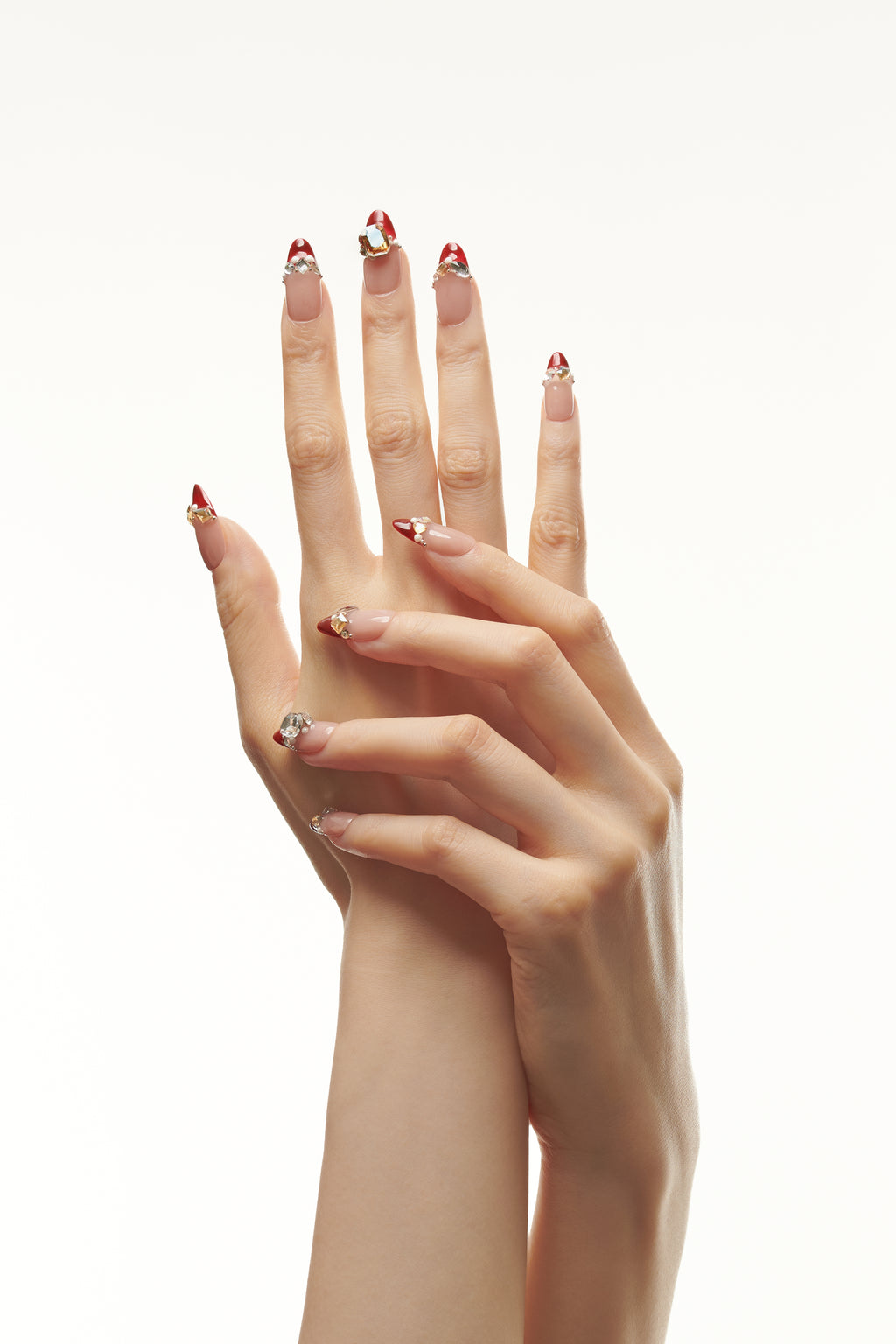 Crush Depth / No.05　深みレッドと輝くクリスタルのフレンチネイル