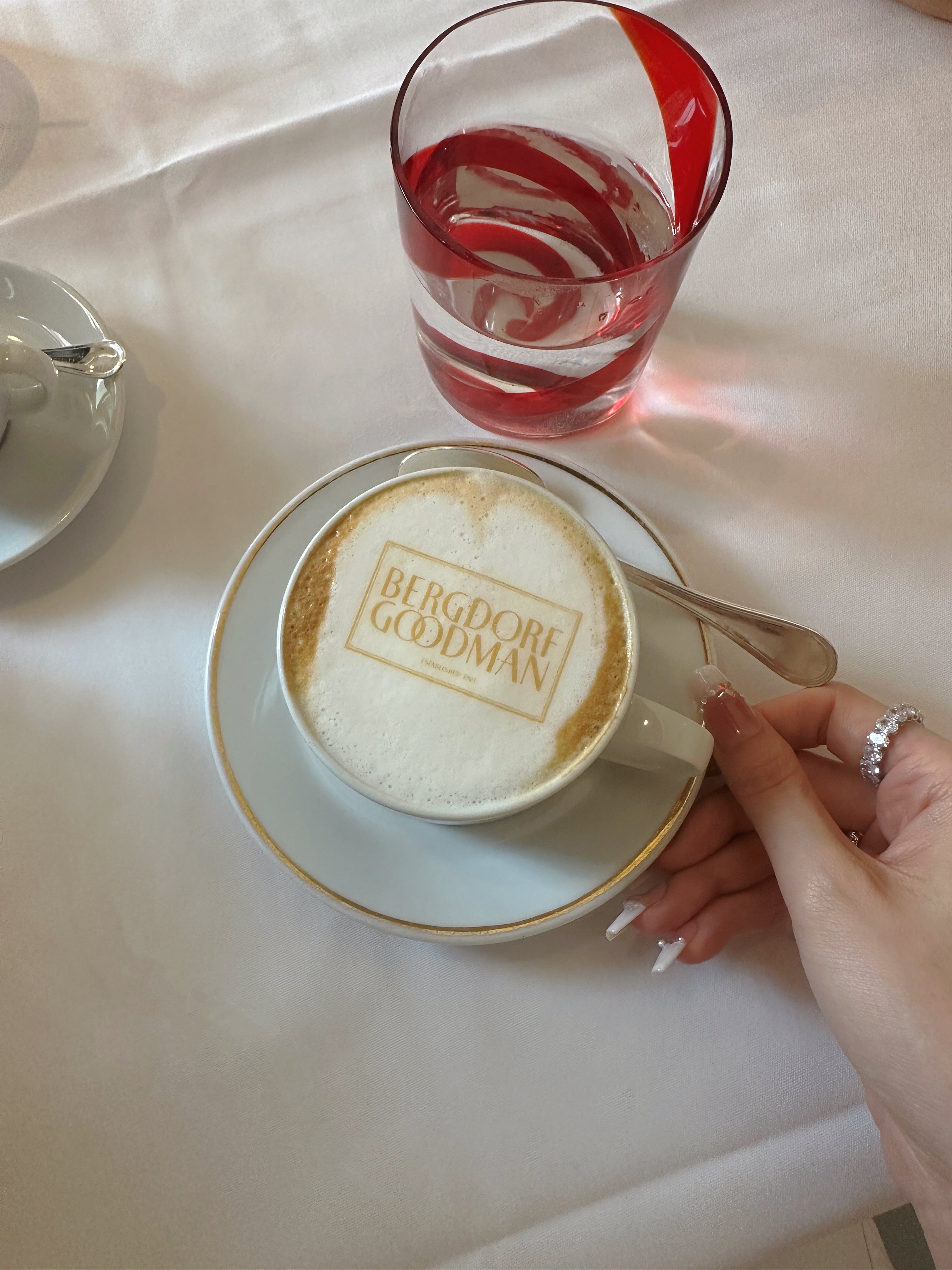 Sweet Edge/ No.11 – ピンクとパールのロングフレンチ