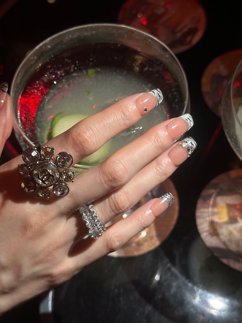 Wild card / No.16 – ゼブラとクリスタルのスクエアフレンチネイル