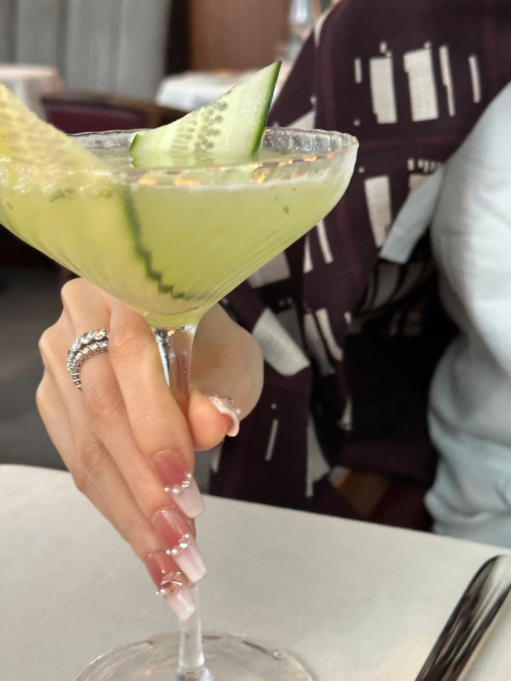 Sweet Edge/ No.11 – ピンクとパールのロングフレンチ